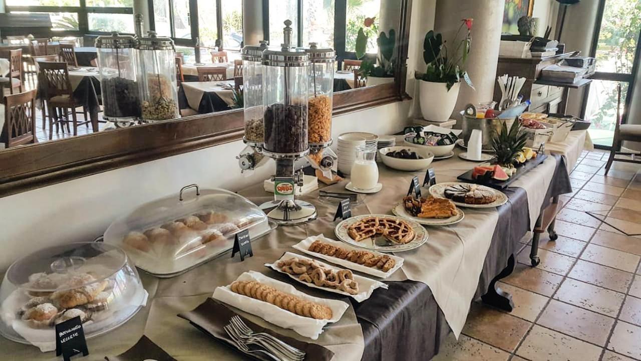 Hotel Il Veliero Torre San Giovanni Ugento Bagian luar foto